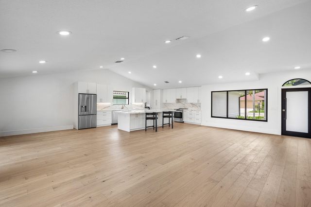 5665 Aspen Ridge Circle, Delray Beach, FL 33484