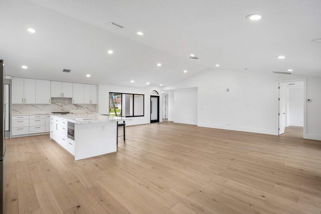 5665 Aspen Ridge Circle, Delray Beach, FL 33484