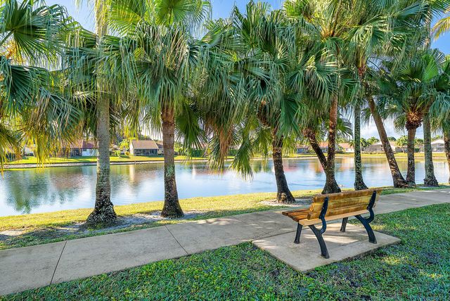 5665 Aspen Ridge Circle, Delray Beach, FL 33484