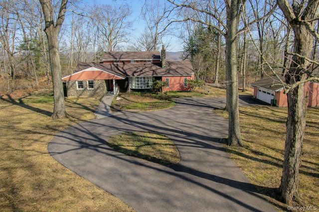 16 Young Road, Katonah, NY 10536