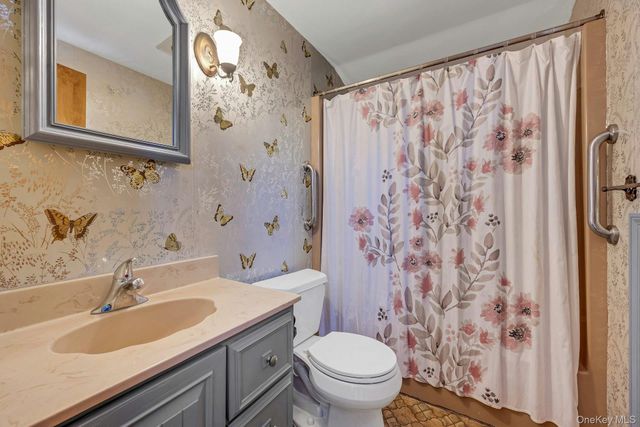 16 Young Road, Katonah, NY 10536