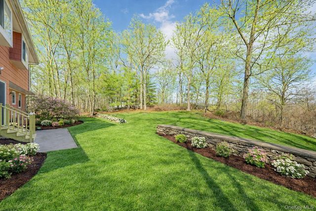 16 Young Road, Katonah, NY 10536