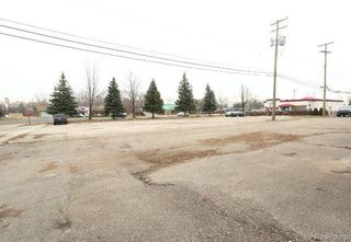 7051 N Wayne Rd, Westland, MI 48185