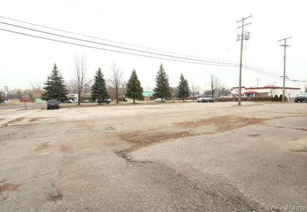 7051 N Wayne Rd, Westland, MI 48185