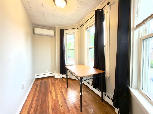 2 Sherman St A2, Cambridge, MA 02138