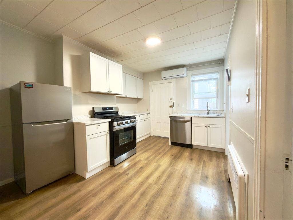 2 Sherman St A2, Cambridge, MA 02138