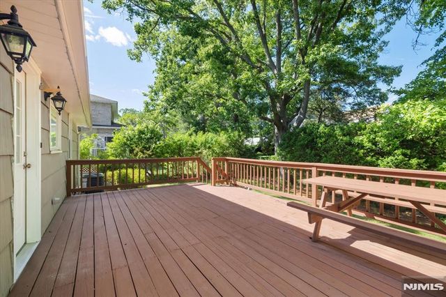 101 Pershing Road, Englewood Cliffs, NJ 07632