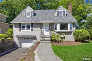 101 Pershing Road, Englewood Cliffs, NJ 07632
