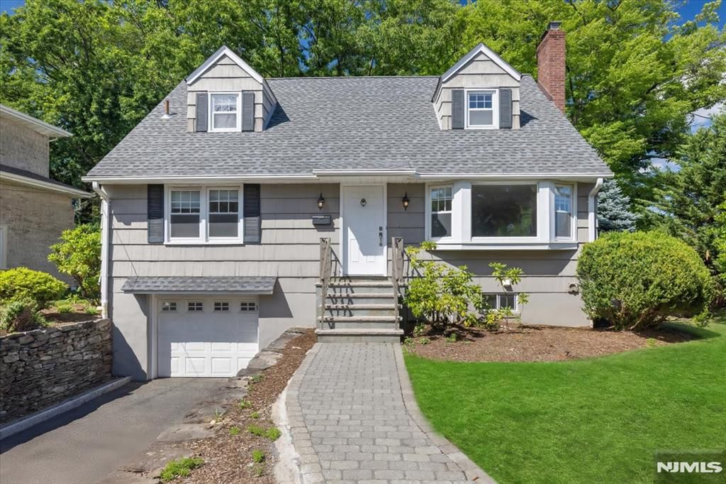 101 Pershing Road, Englewood Cliffs, NJ 07632