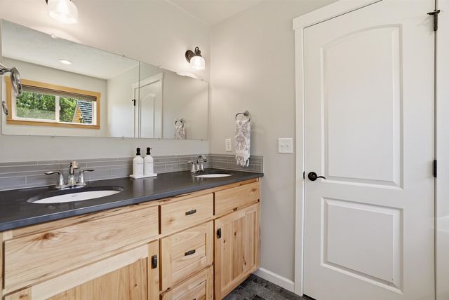 34212 N Vista Point Ln, Deer Park, WA 99006