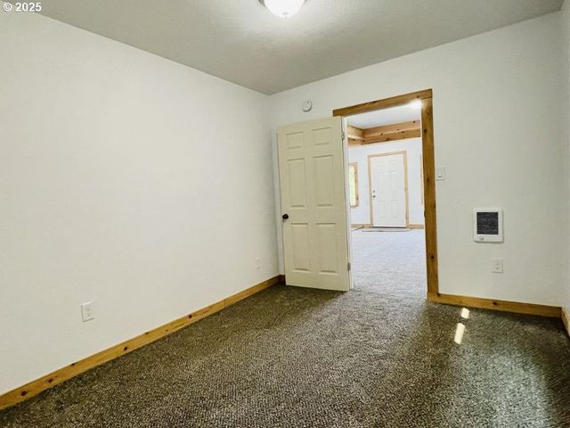 951 S 2ND St, Coos Bay, OR 97420