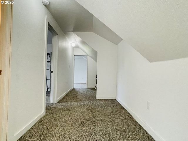 951 S 2ND St, Coos Bay, OR 97420