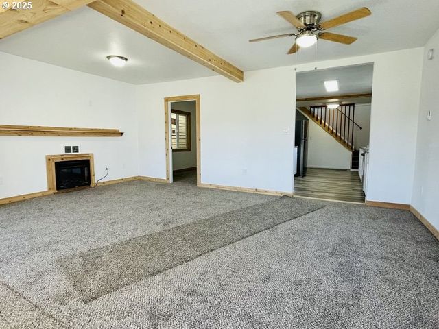 951 S 2ND St, Coos Bay, OR 97420