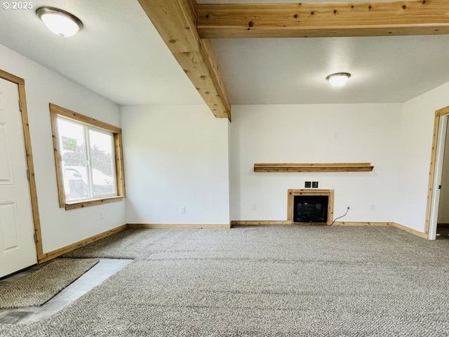 951 S 2ND St, Coos Bay, OR 97420