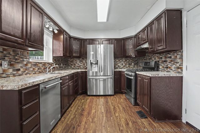 1158 N Hickory Place, Broken Arrow, OK 74012