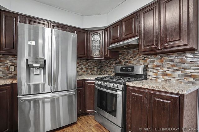 1158 N Hickory Place, Broken Arrow, OK 74012