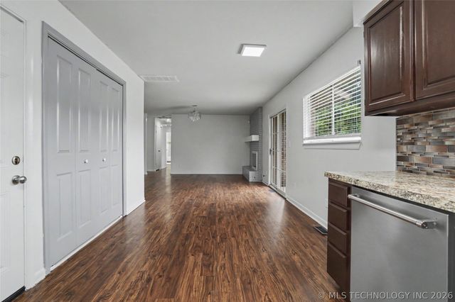 1158 N Hickory Place, Broken Arrow, OK 74012