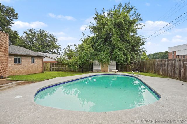 1158 N Hickory Place, Broken Arrow, OK 74012
