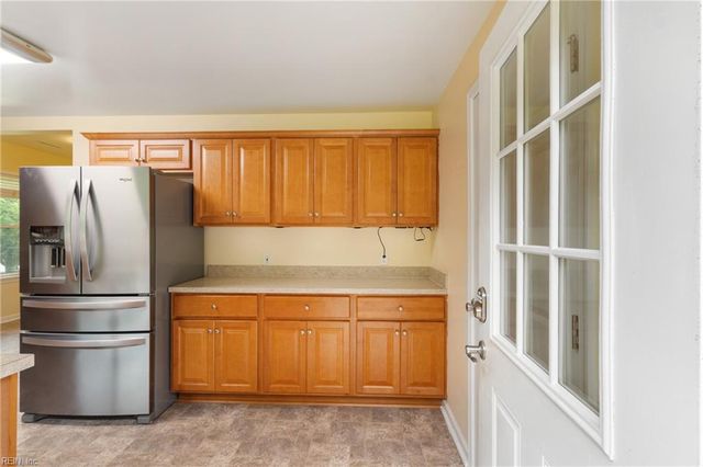 87 Lucas Creek RD, Newport News, VA 23602