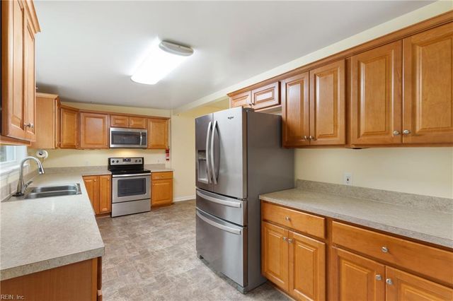 87 Lucas Creek RD, Newport News, VA 23602