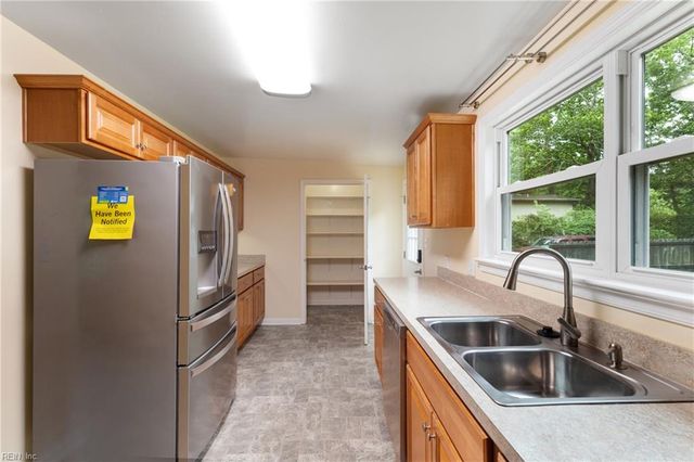 87 Lucas Creek RD, Newport News, VA 23602