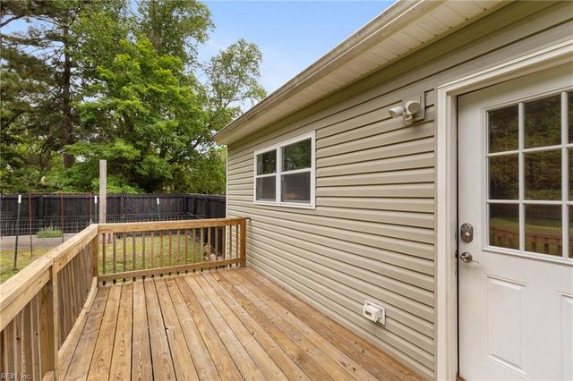 87 Lucas Creek RD, Newport News, VA 23602