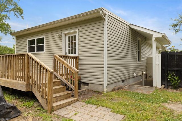 87 Lucas Creek RD, Newport News, VA 23602