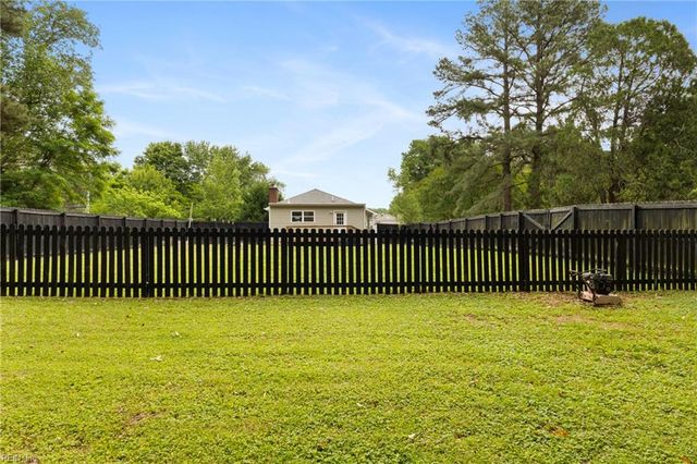 87 Lucas Creek RD, Newport News, VA 23602