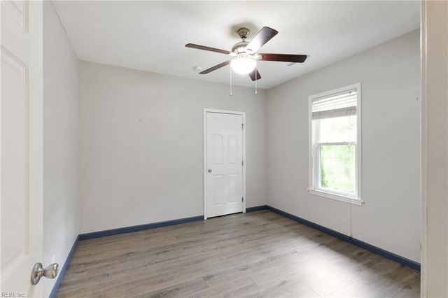 87 Lucas Creek RD, Newport News, VA 23602