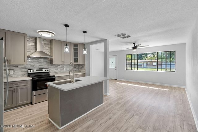 3728 ROGERO Road, Jacksonville, FL 32277