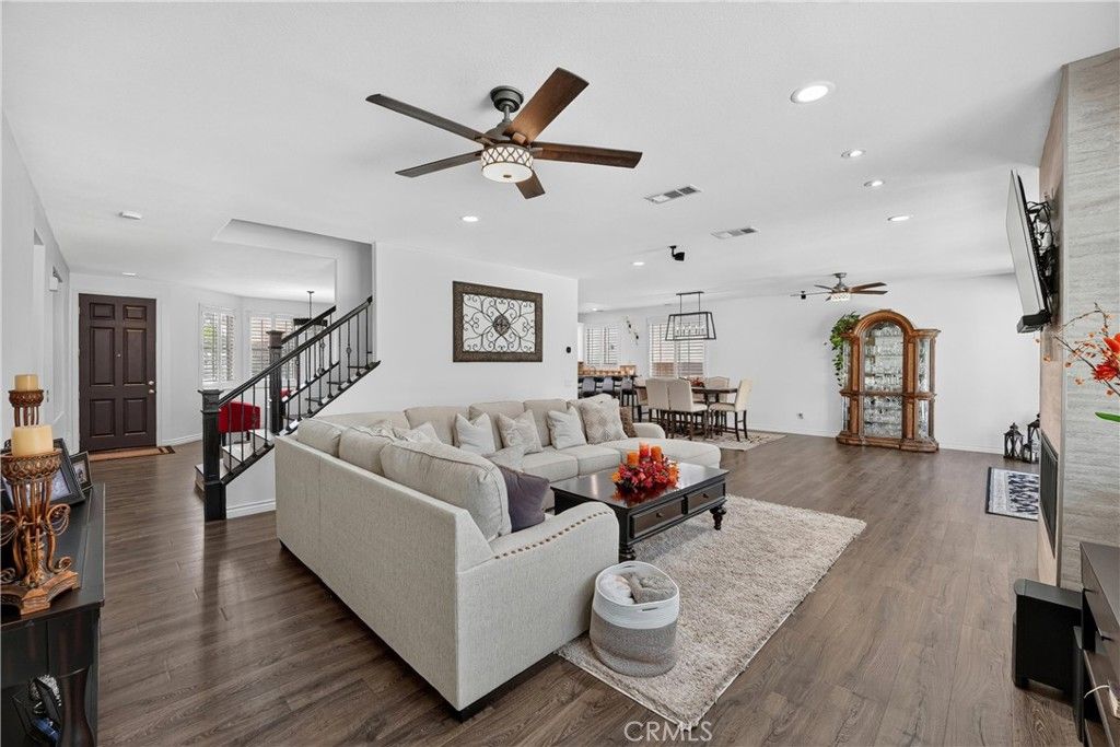 Image 13 of property listing at 12330 Columbia, Eastvale, CA 91752