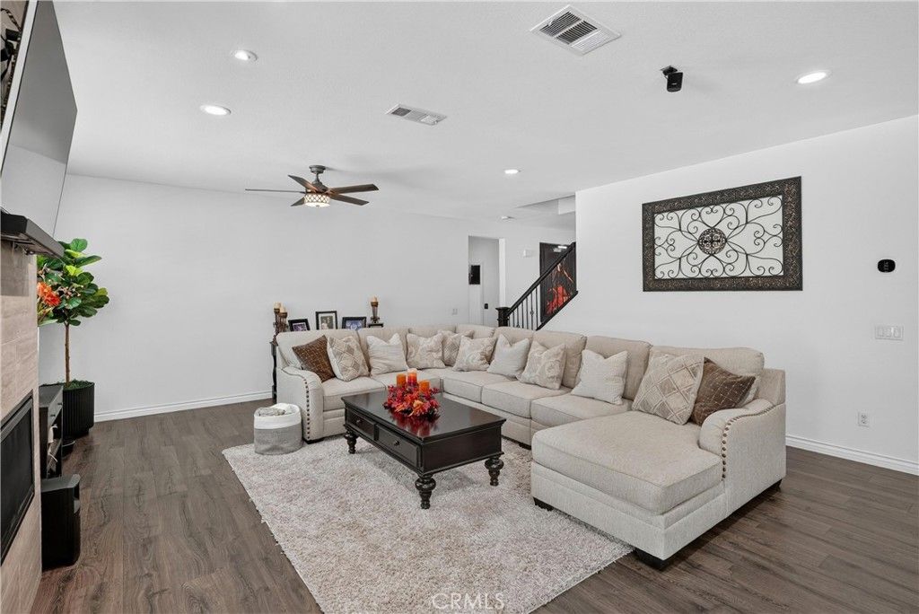 Image 16 of property listing at 12330 Columbia, Eastvale, CA 91752