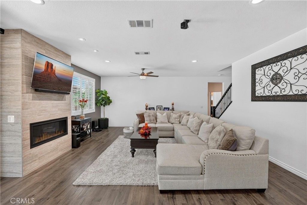 Image 17 of property listing at 12330 Columbia, Eastvale, CA 91752