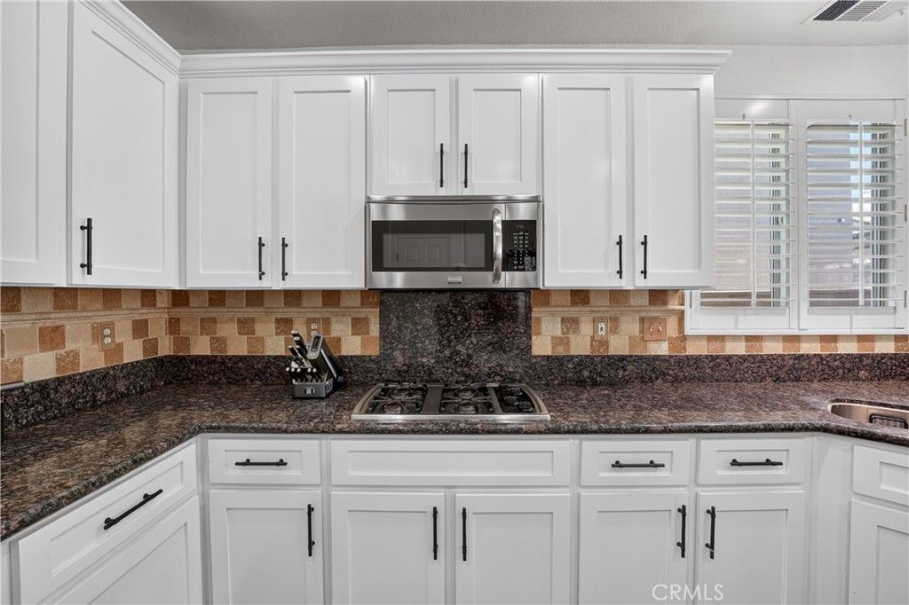 Image 28 of property listing at 12330 Columbia, Eastvale, CA 91752