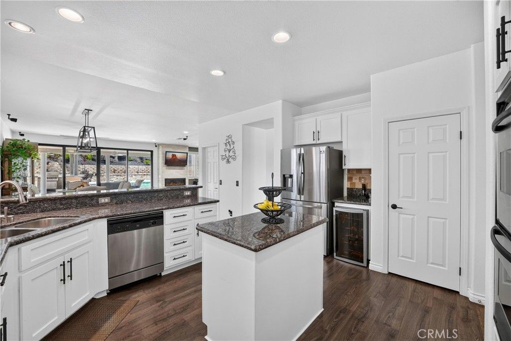 Image 31 of property listing at 12330 Columbia, Eastvale, CA 91752