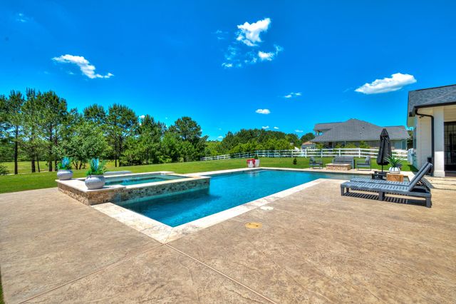 8880 Brookes Drive, Montgomery, TX 77316