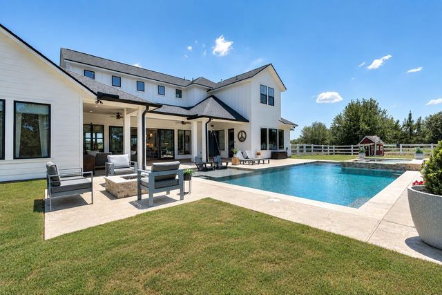 8880 Brookes Drive, Montgomery, TX 77316