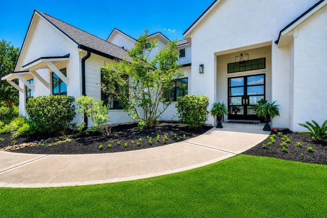 8880 Brookes Drive, Montgomery, TX 77316