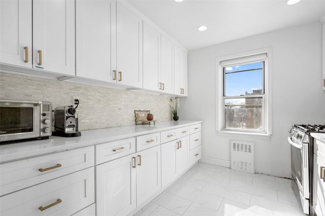 245 Bronx River Road 6F, Yonkers, NY 10704