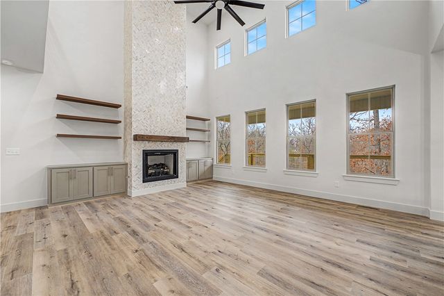 6 Oundle Lane, Bella Vista, AR 72714