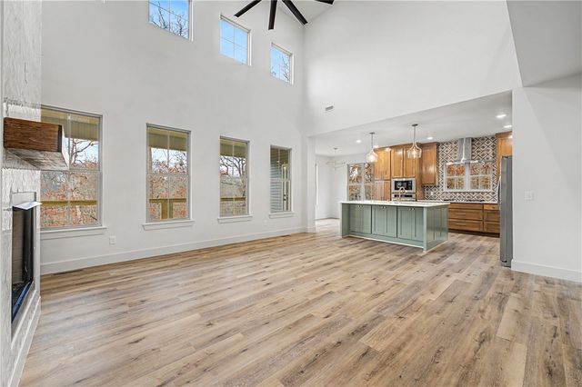 6 Oundle Lane, Bella Vista, AR 72714