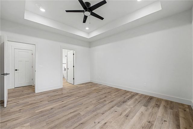 6 Oundle Lane, Bella Vista, AR 72714