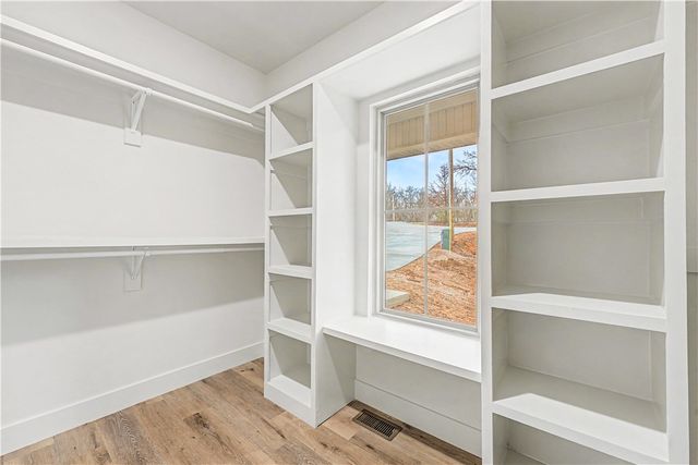 6 Oundle Lane, Bella Vista, AR 72714