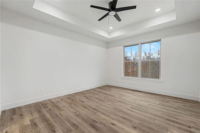 6 Oundle Lane, Bella Vista, AR 72714