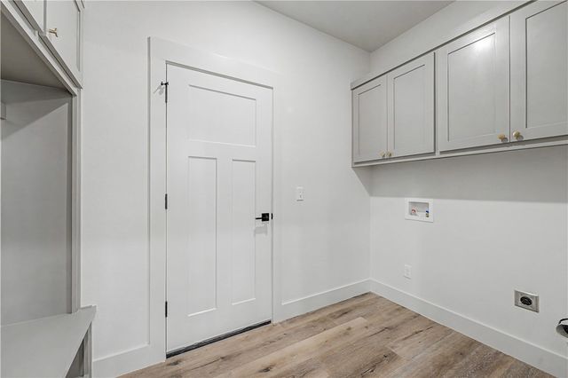 6 Oundle Lane, Bella Vista, AR 72714