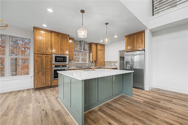 6 Oundle Lane, Bella Vista, AR 72714