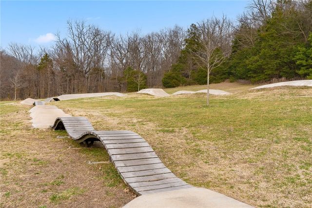 6 Oundle Lane, Bella Vista, AR 72714