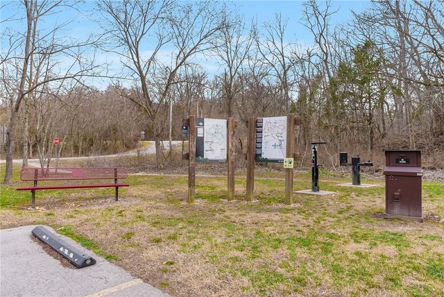 6 Oundle Lane, Bella Vista, AR 72714