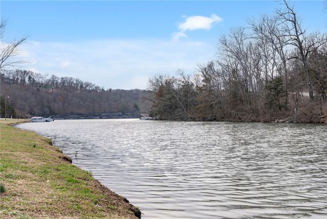 6 Oundle Lane, Bella Vista, AR 72714