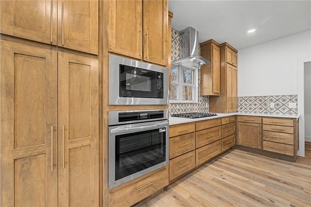 6 Oundle Lane, Bella Vista, AR 72714